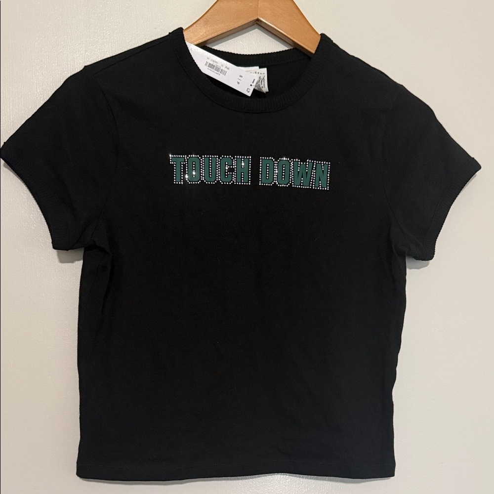 NWT, PINK Victoria's Secret Black Tee with Touch Down Design. Sz Small